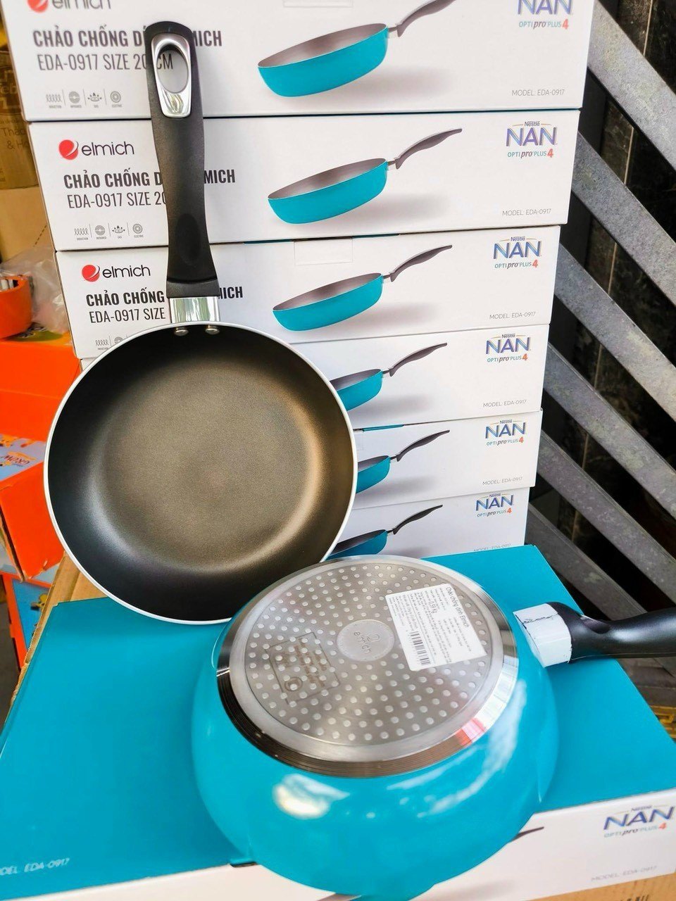 20240524_TiDHIB0PgU Chảo chống dính cao cấp Elmich 20cm có hộp chính hãng Tmark (Kiện 200 cái)