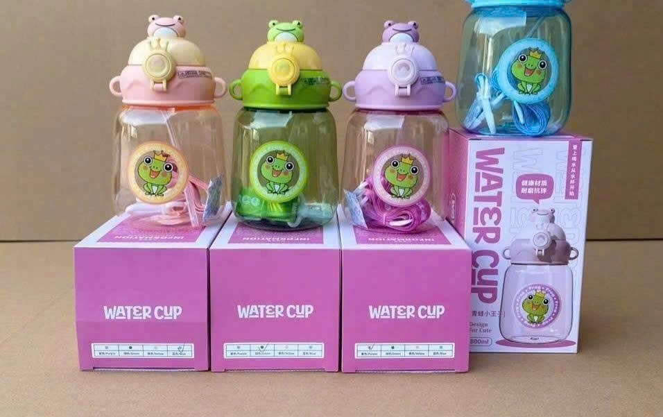 20250913_2mMByRwSrg Bình nước nhựa ếch xịn cao cấp 800ml (Kiện 60 cái)