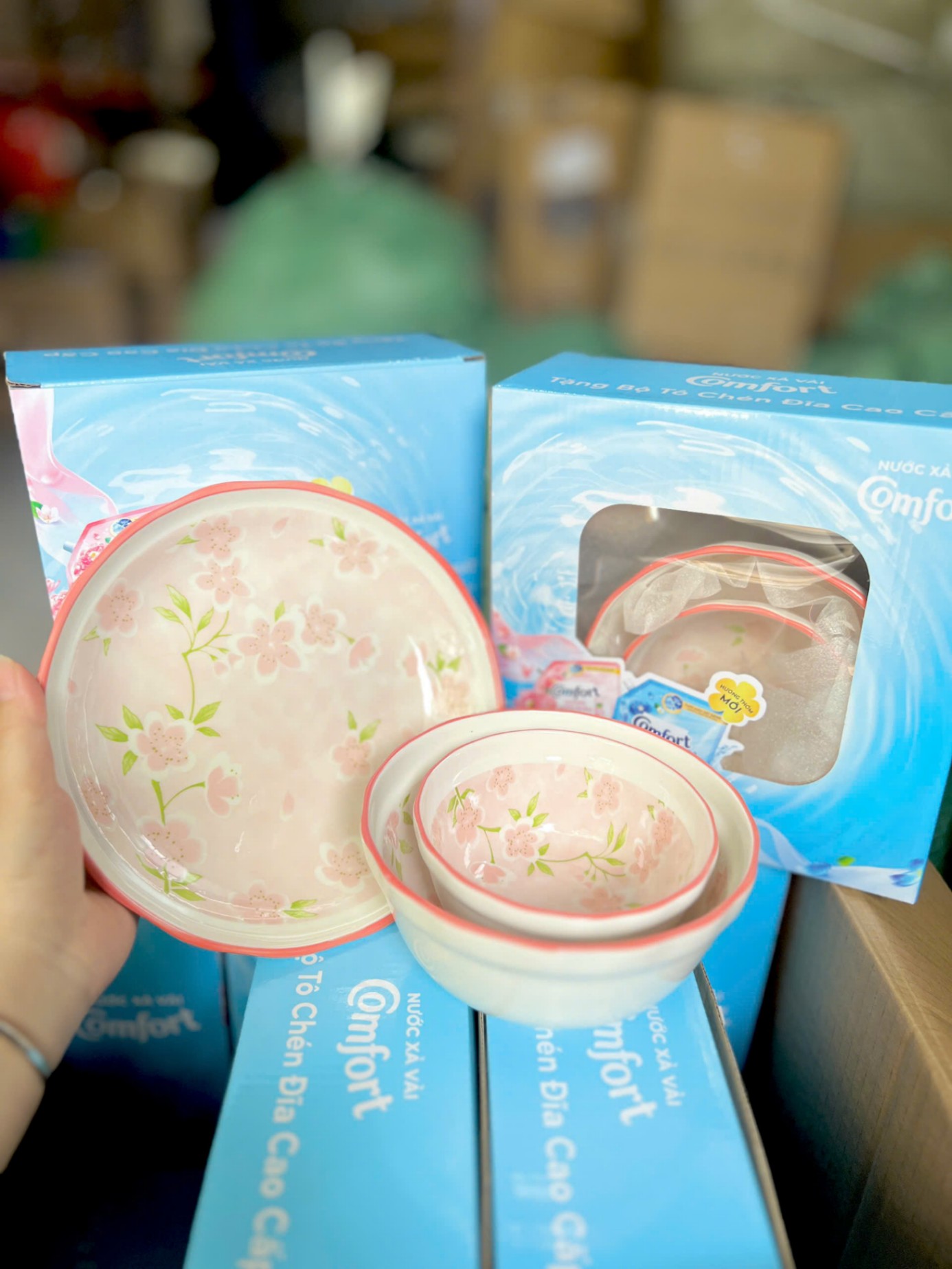 20250924_qT3Y7awGwU Bộ tô chén hoa đào comfort (Kiện 16 bộ)(Hàng nguyên kiện)