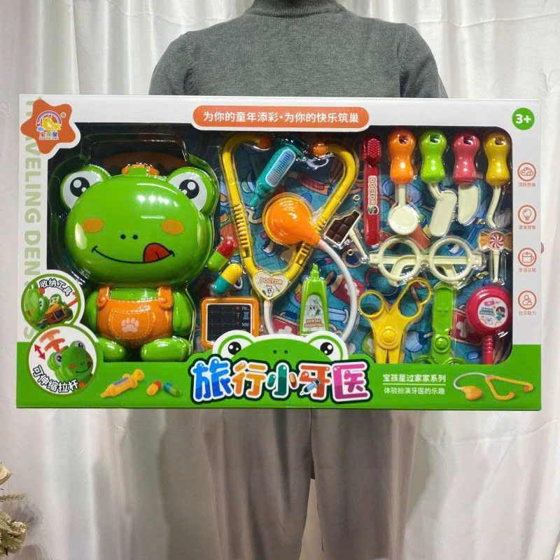 Do-choi-Dung-cu-y-te-cua-bac-si-nha-choi-do-choi-ech-nho_Hop-bac-si-1 Bộ đồ chơi bác sĩ, kèm dụng cụ y tế 17 món cho trẻ em Tmark